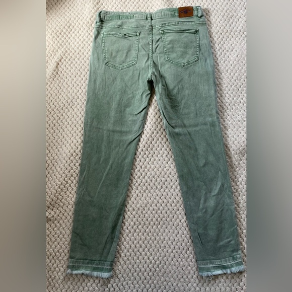 Wild Blue Sadie Robertson Collection Strait Cropped Jeans Size 9 - Picture 11 of 13